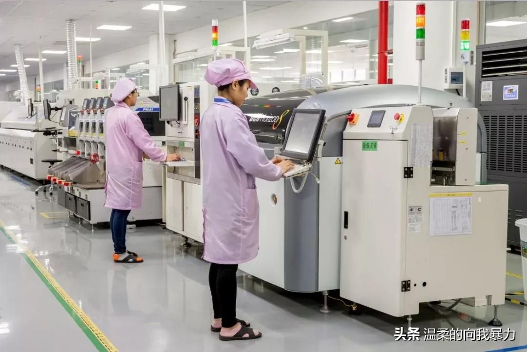 2021年1季度中国大陆SMT自动贴片机进口5128台，进口金额6.71亿美元